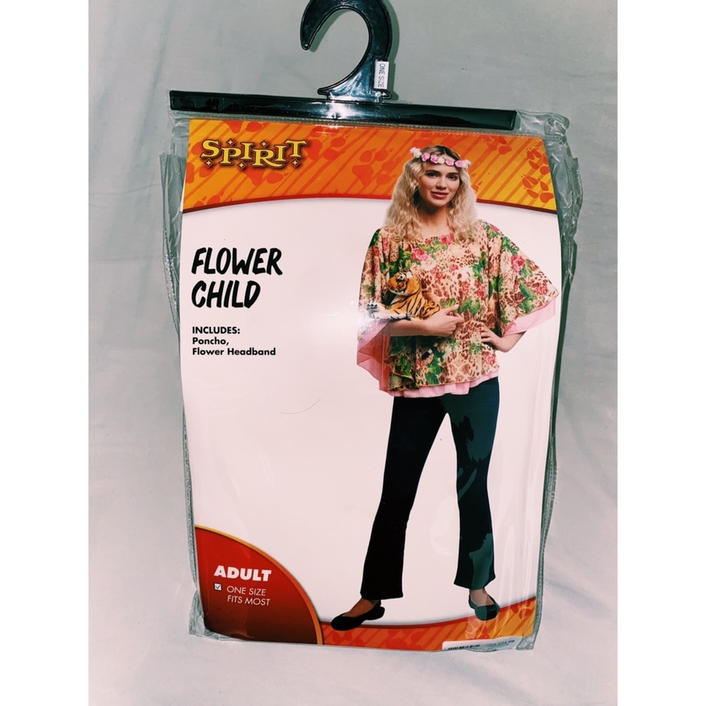 Carole Baskin Costume (Spirit Halloween)